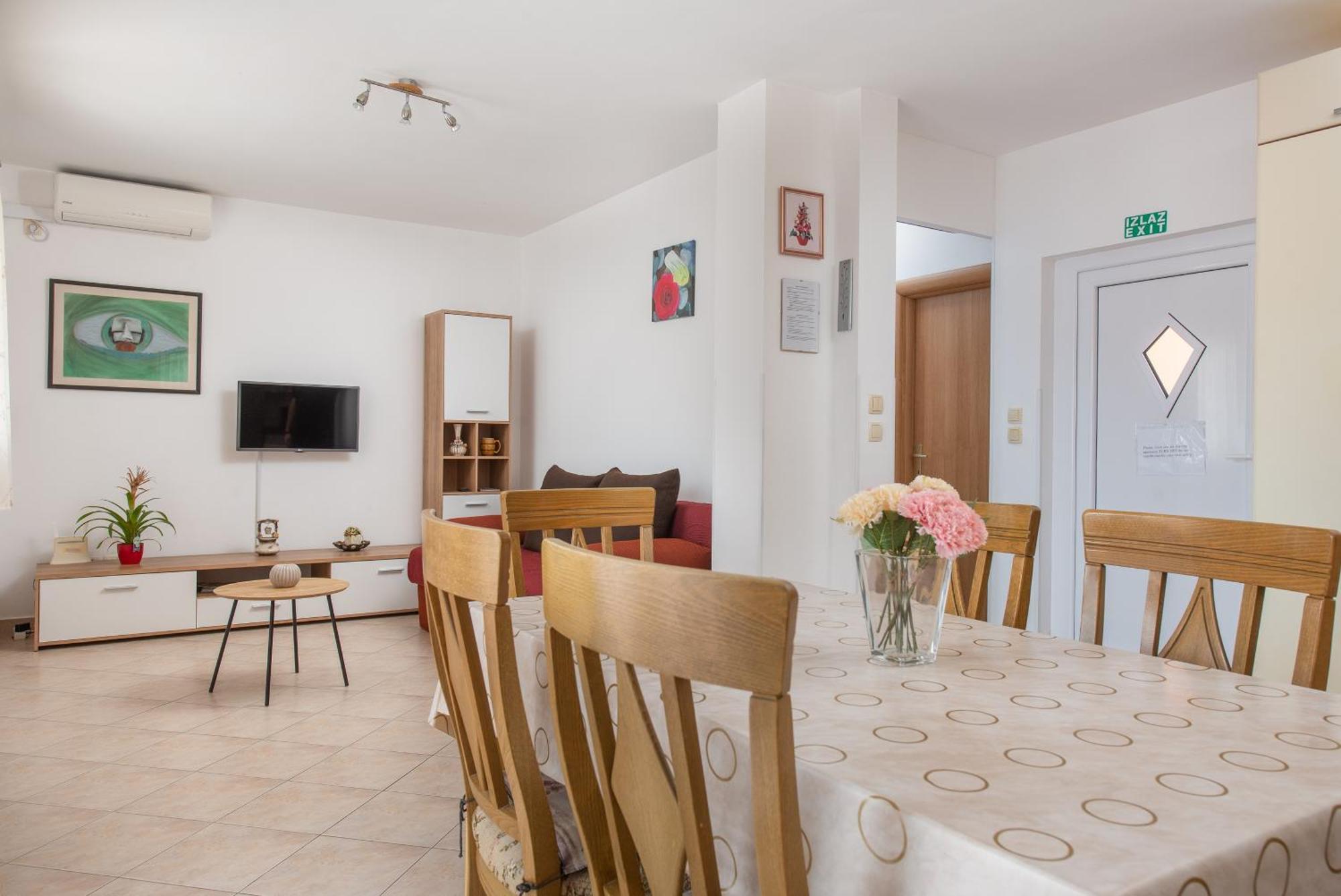 מרינה Apartments Iva מראה חיצוני תמונה