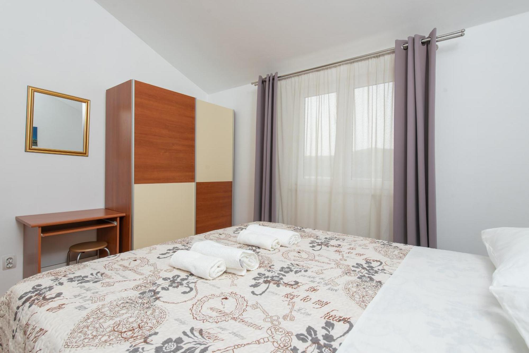 מרינה Apartments Iva מראה חיצוני תמונה